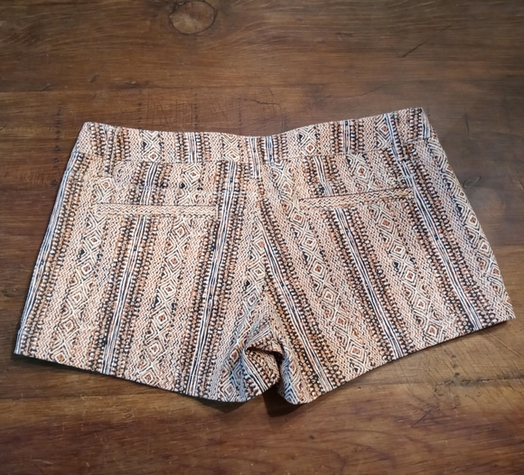 Volcom Short Shorts in Pattern Size 3 - Picture 2 of 11